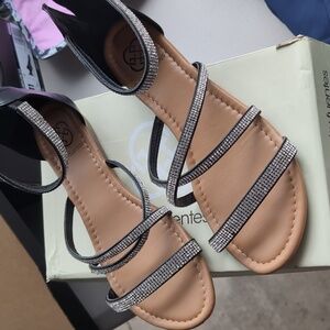 Daisy Fuentes sandals